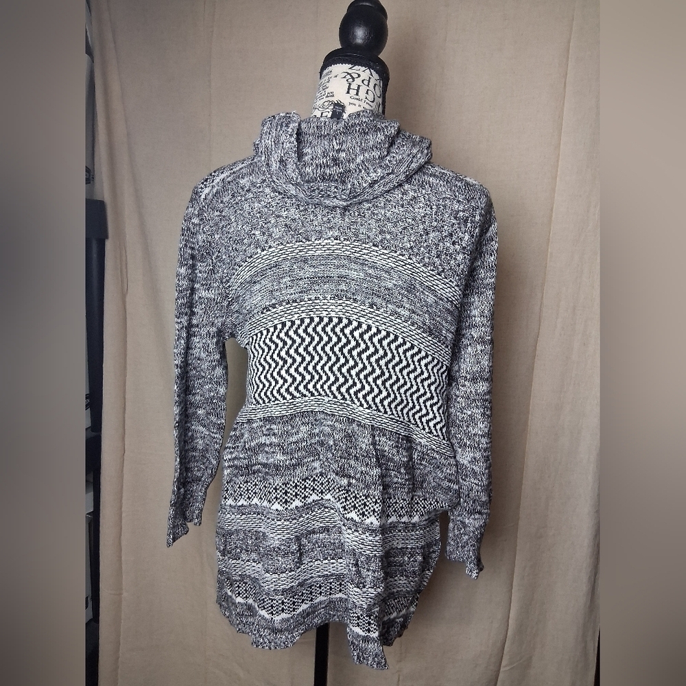 Cable & Gauge Large cowl neck womens Sweater - Picture 2 of 8